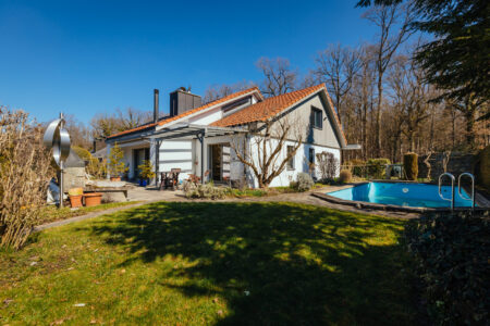 Einfamilienhaus mit Pool in Birmensdorf